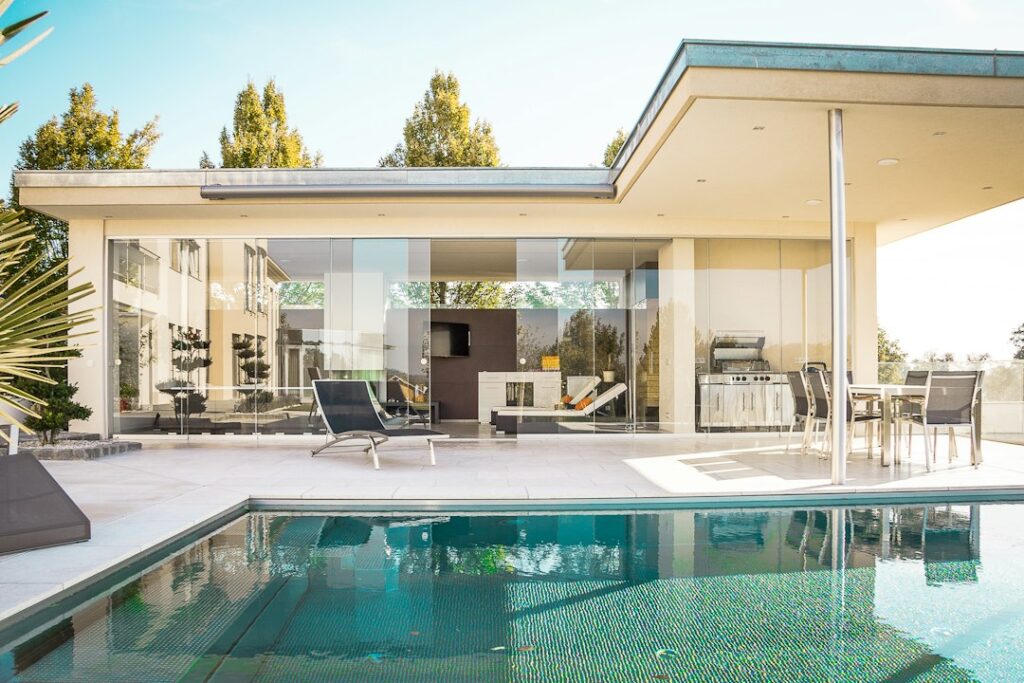 Aluminium window and door application